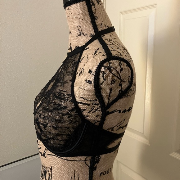 Victoria's Secret VS very sexy Black Lace sheer halter bra lingerie 34D - Picture 3 of 6
